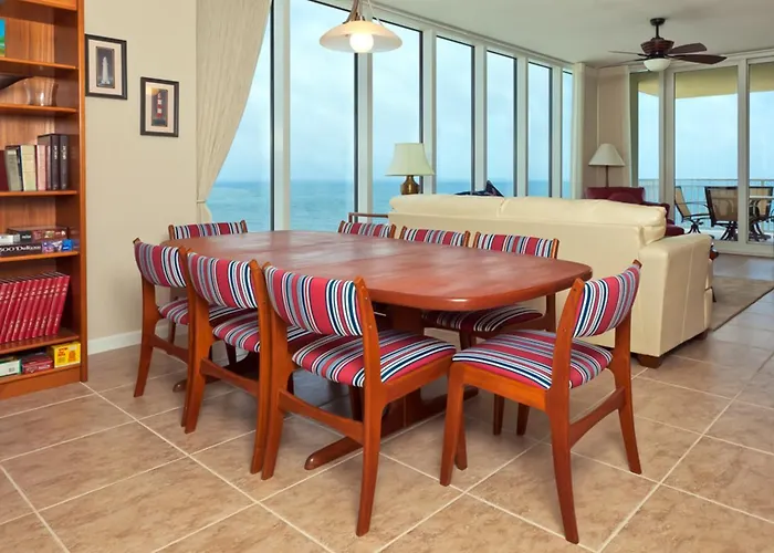 Apartment The Colonnades 1501